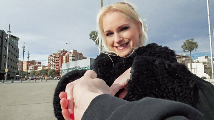 Italian Blonde Loves Public Sex