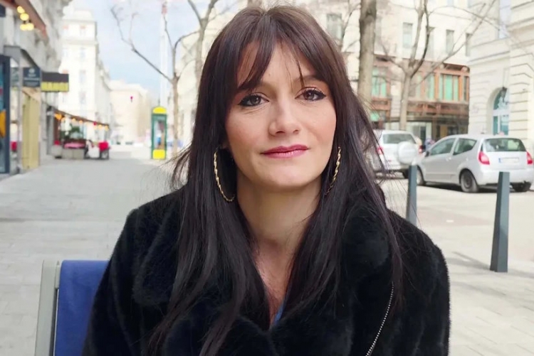 Tina - 33 Years Old, Medical Secretary In Villefranche-sur-Mer!