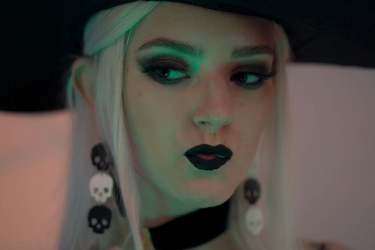 Eva The Witch