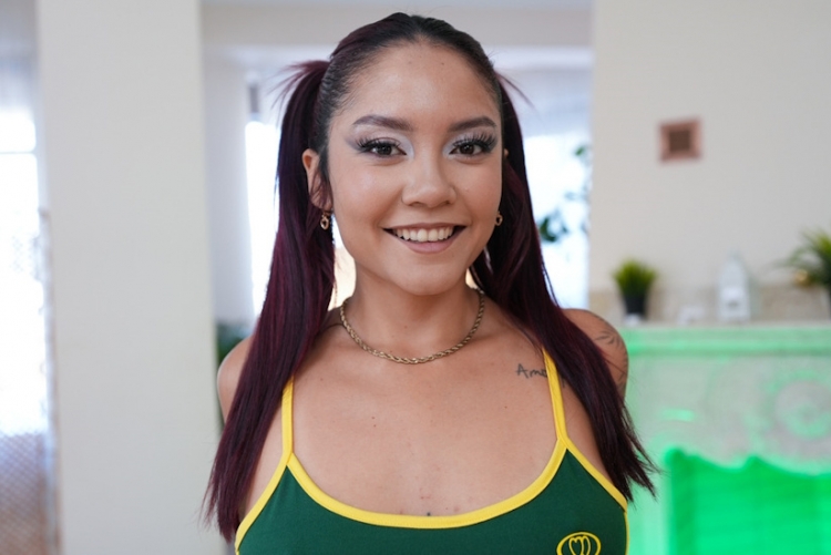 Cute Teen AllisonSweet With Amazing Body Gets Full Vagina Destruction DVP And Powerful Streams Of Urine From Five Cocks EKS657