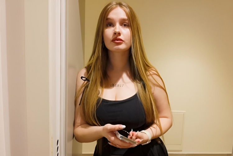 She Really Gonna Fuck Her Best Friends Dad