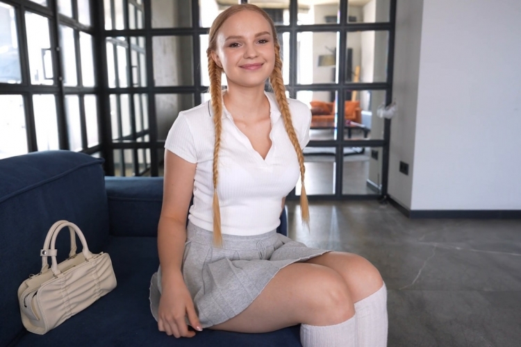 Naughty College Girl Cheats with Friend Instead of Playing Games and Gets Creampie