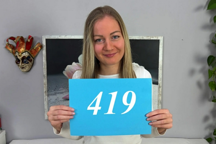 Hot Blonde Has Cute Tits