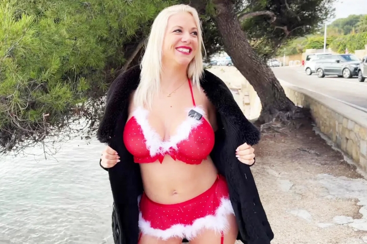 Ava Wishes You A Merry Christmas