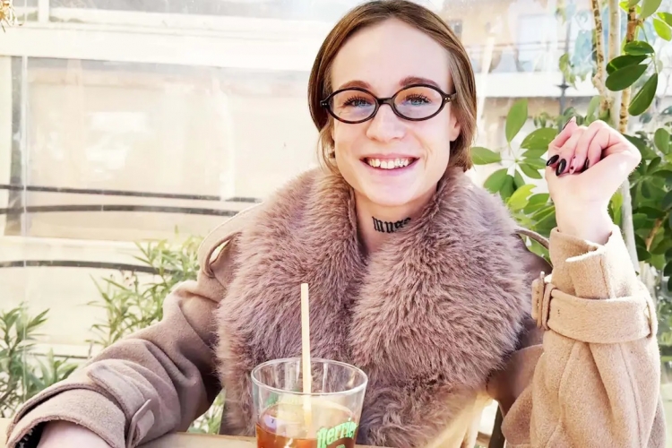 Alma, 24 Years Old, From Bordeaux