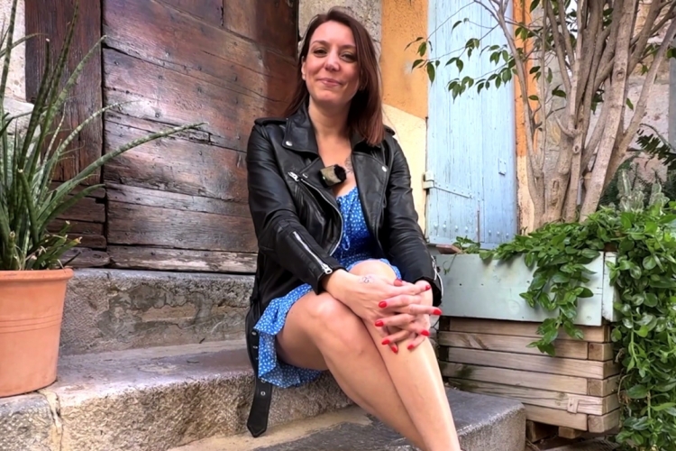 Calie, 32, Likes Having Two Cocks All To Herself